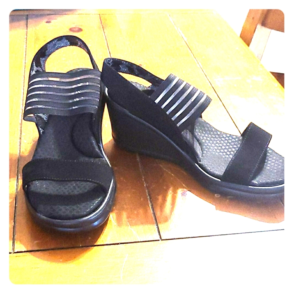 Sketchers memory foam wedge sandals